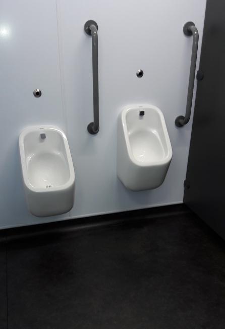 142-gents-urinals.jpg